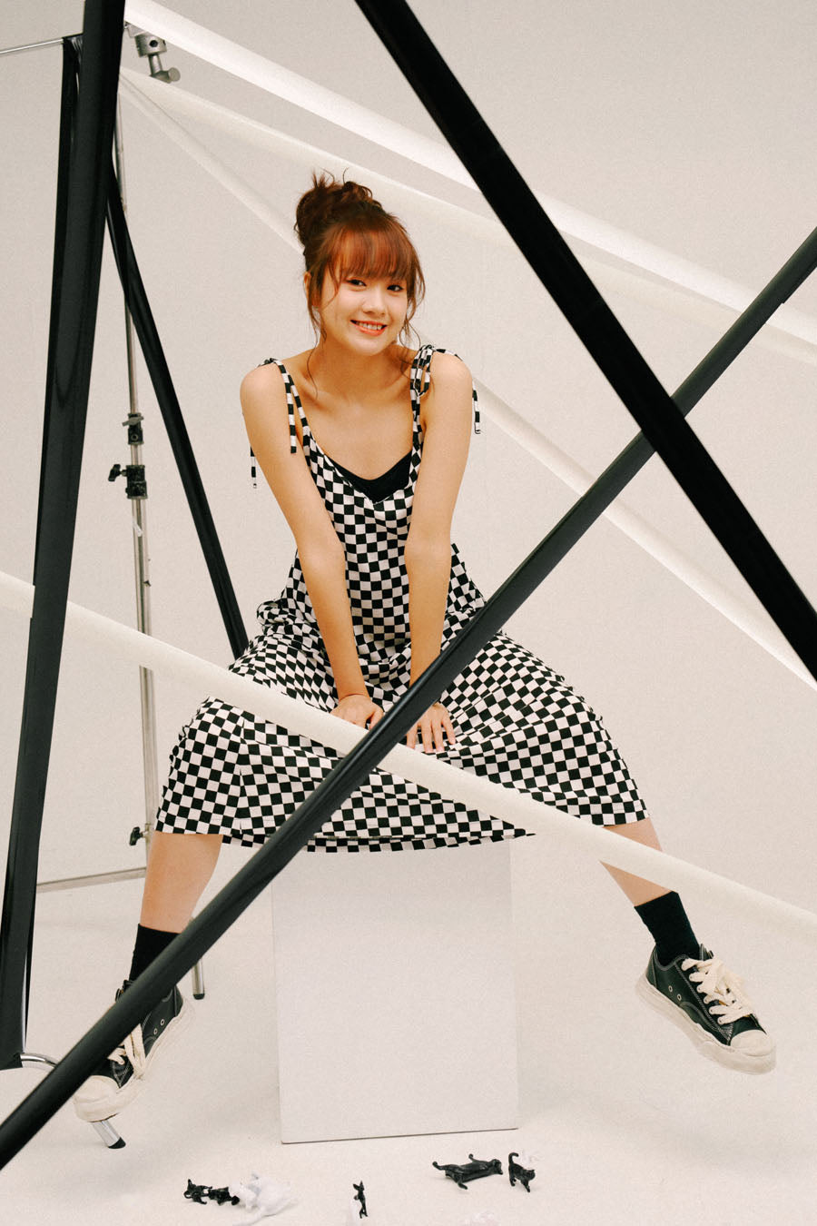 INVISIBLE – PLASTIC THINK